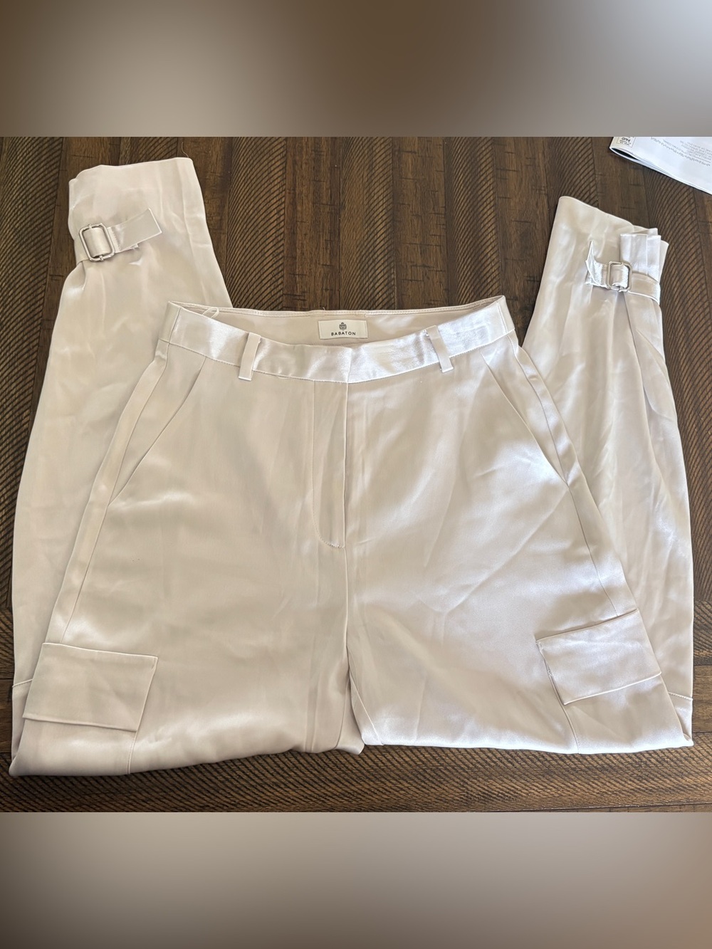 Aritzia Babaton Women’s 6 Matte Pearl Refined Satin Cargo Pants Cuff Buckle - Picture 8 of 11